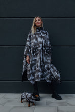 Load image into Gallery viewer, Poncho - Stains Grey