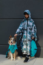Load image into Gallery viewer, Kids Poncho - Stains Turquoise