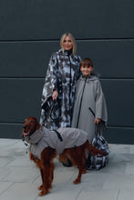 Load image into Gallery viewer, Kids Poncho - Sand
