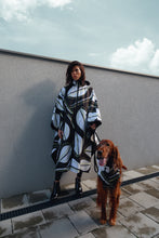 Load image into Gallery viewer, Poncho - Leaf White