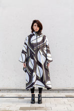 Load image into Gallery viewer, Poncho - Leaf White