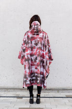 Load image into Gallery viewer, Poncho - Stains Salmon