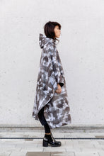 Load image into Gallery viewer, Poncho - Stains Grey