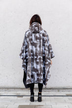 Load image into Gallery viewer, Poncho - Stains Grey