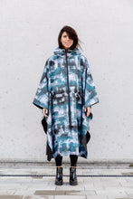 Load image into Gallery viewer, Poncho - Stains Turquoise