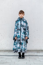 Load image into Gallery viewer, Kids Poncho - Stains Turquoise