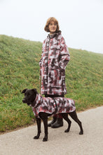 Load image into Gallery viewer, Parka - Stains Salmon