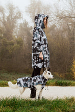 Load image into Gallery viewer, Parka - Stains Turquoise