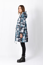 Load image into Gallery viewer, Parka - Stains Turquoise