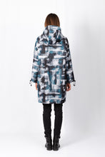 Load image into Gallery viewer, Parka - Stains Turquoise