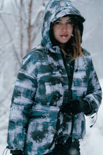 Load image into Gallery viewer, Dog Carrier - Stains Turquoise